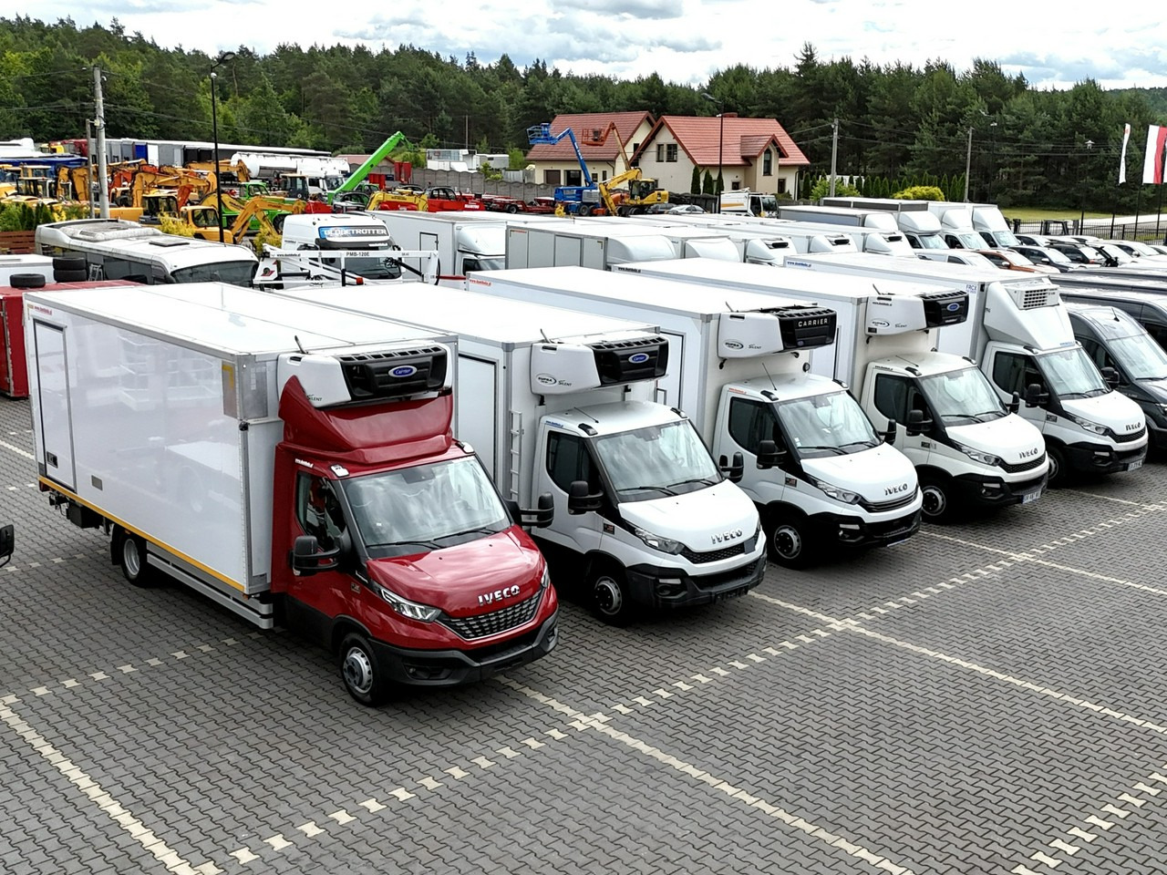 Iveco Daily 70C17 Mroźnia Agregat Carrier Supra 750 10-Palet + Winda - Dostavno vozilo hladnjača: slika Iveco Daily 70C17 Mroźnia Agregat Carrier Supra 750 10-Palet + Winda - Dostavno vozilo hladnjača Iveco Daily 70C17 Mroźnia Agregat Carrier Supra 750 10-Palet + Winda - Dostavno vozilo hladnjača: slika Iveco Daily 70C17 Mroźnia Agregat Carrier Supra 750 10-Palet + Winda - Dostavno vozilo hladnjača