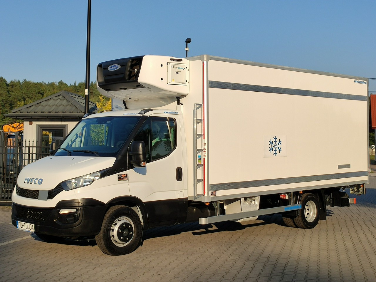 Iveco Daily 70C17 Mroźnia Ściana Grodziowa Multitemperatura - Dostavno vozilo hladnjača: slika Iveco Daily 70C17 Mroźnia Ściana Grodziowa Multitemperatura - Dostavno vozilo hladnjača Iveco Daily 70C17 Mroźnia Ściana Grodziowa Multitemperatura - Dostavno vozilo hladnjača: slika Iveco Daily 70C17 Mroźnia Ściana Grodziowa Multitemperatura - Dostavno vozilo hladnjača