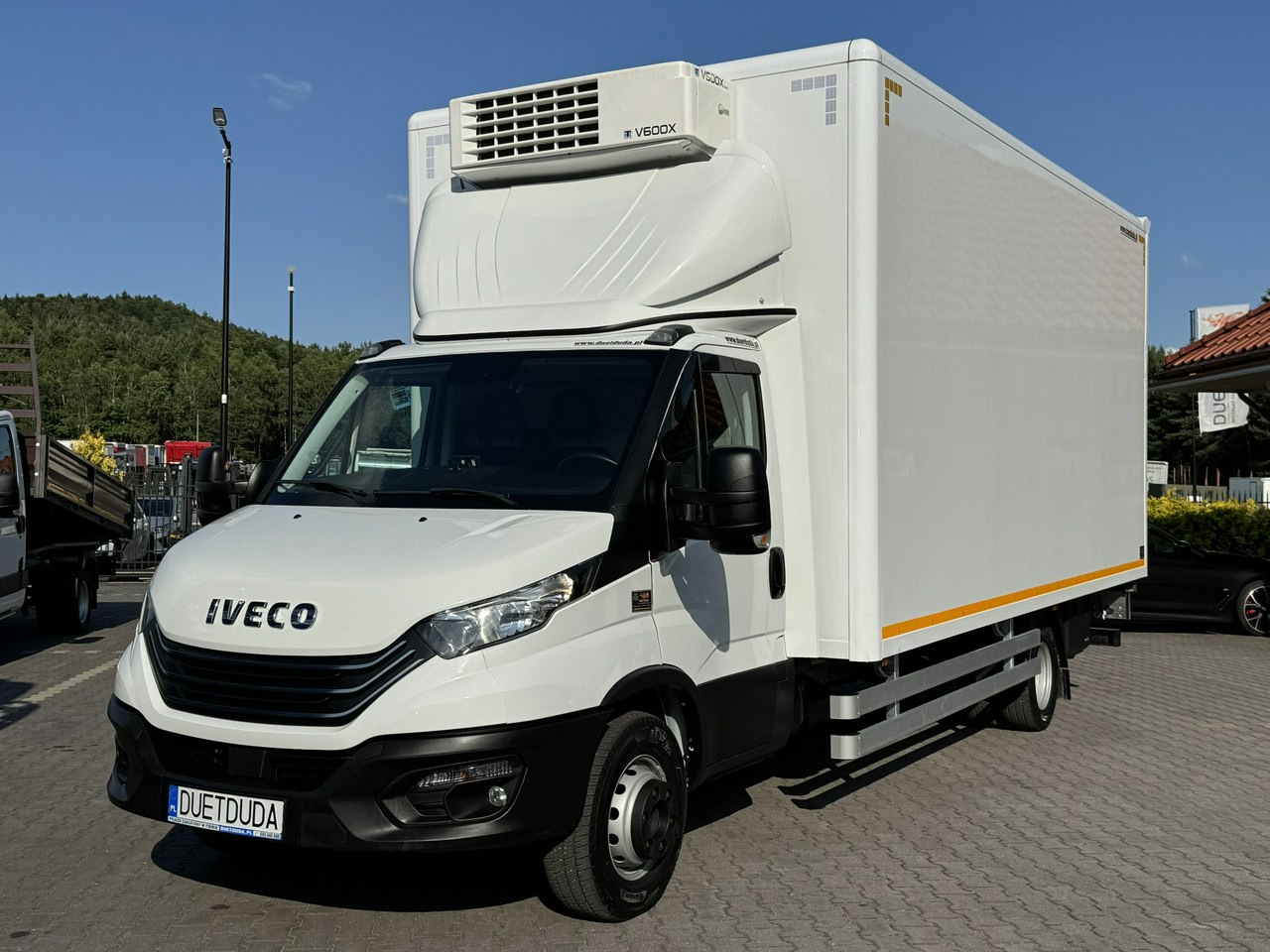 Iveco Daily 72C18 Mroźnia HI-MATIC 14 Euro Palet - Dostavno vozilo hladnjača: slika Iveco Daily 72C18 Mroźnia HI-MATIC 14 Euro Palet - Dostavno vozilo hladnjača Iveco Daily 72C18 Mroźnia HI-MATIC 14 Euro Palet - Dostavno vozilo hladnjača: slika Iveco Daily 72C18 Mroźnia HI-MATIC 14 Euro Palet - Dostavno vozilo hladnjača