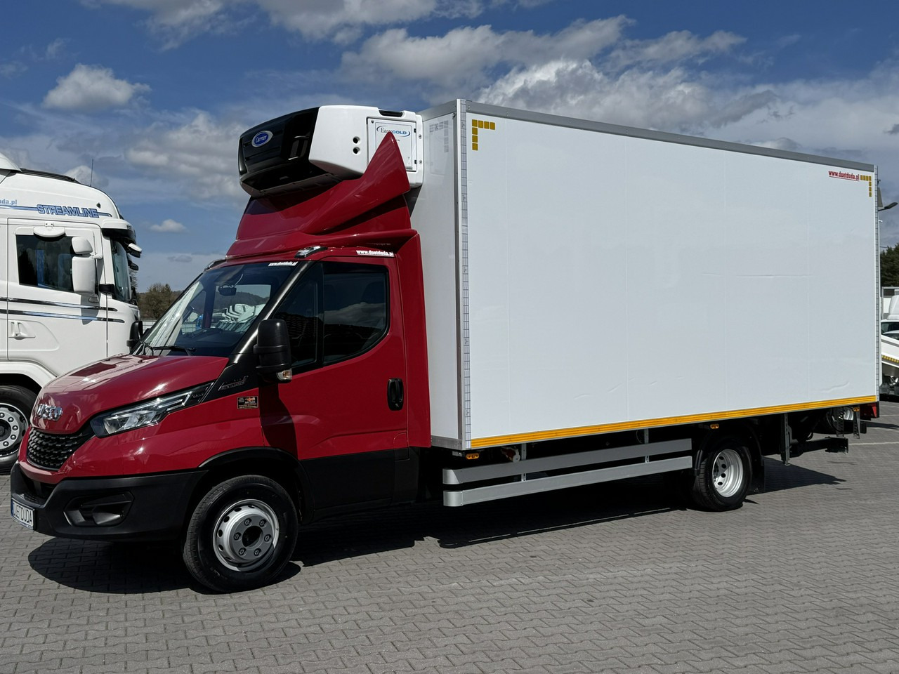 Iveco Daily 72C21 Mroźnia HI-MATIC Ściana Grodziowa Multitemperatura - Dostavno vozilo hladnjača: slika Iveco Daily 72C21 Mroźnia HI-MATIC Ściana Grodziowa Multitemperatura - Dostavno vozilo hladnjača Iveco Daily 72C21 Mroźnia HI-MATIC Ściana Grodziowa Multitemperatura - Dostavno vozilo hladnjača: slika Iveco Daily 72C21 Mroźnia HI-MATIC Ściana Grodziowa Multitemperatura - Dostavno vozilo hladnjača