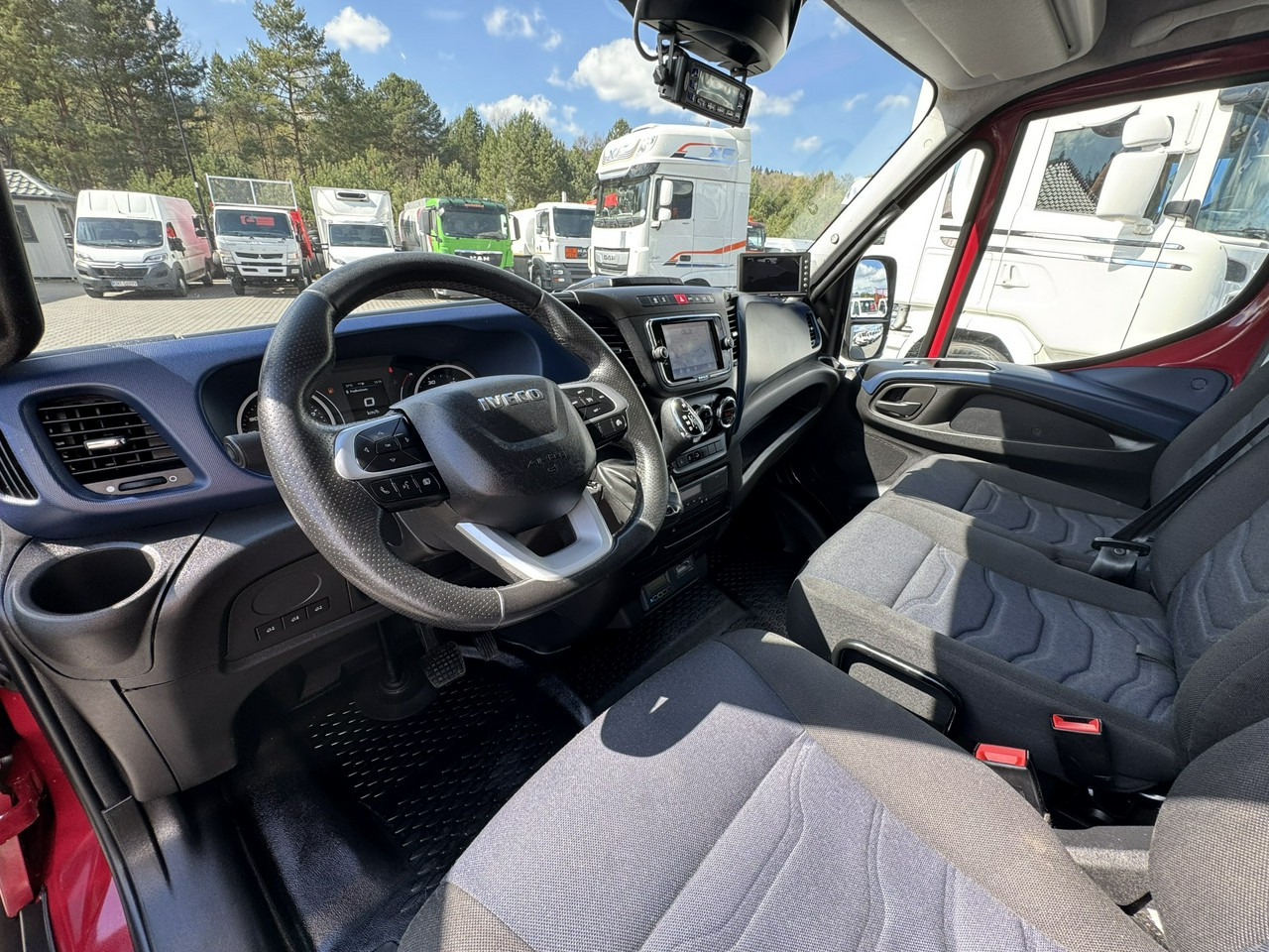 Dostavno vozilo hladnjača Iveco Daily 72C21 Mroźnia HI-MATIC Ściana Grodziowa Multitemperatura: slika Dostavno vozilo hladnjača Iveco Daily 72C21 Mroźnia HI-MATIC Ściana Grodziowa Multitemperatura Dostavno vozilo hladnjača Iveco Daily 72C21 Mroźnia HI-MATIC Ściana Grodziowa Multitemperatura: slika Dostavno vozilo hladnjača Iveco Daily 72C21 Mroźnia HI-MATIC Ściana Grodziowa Multitemperatura