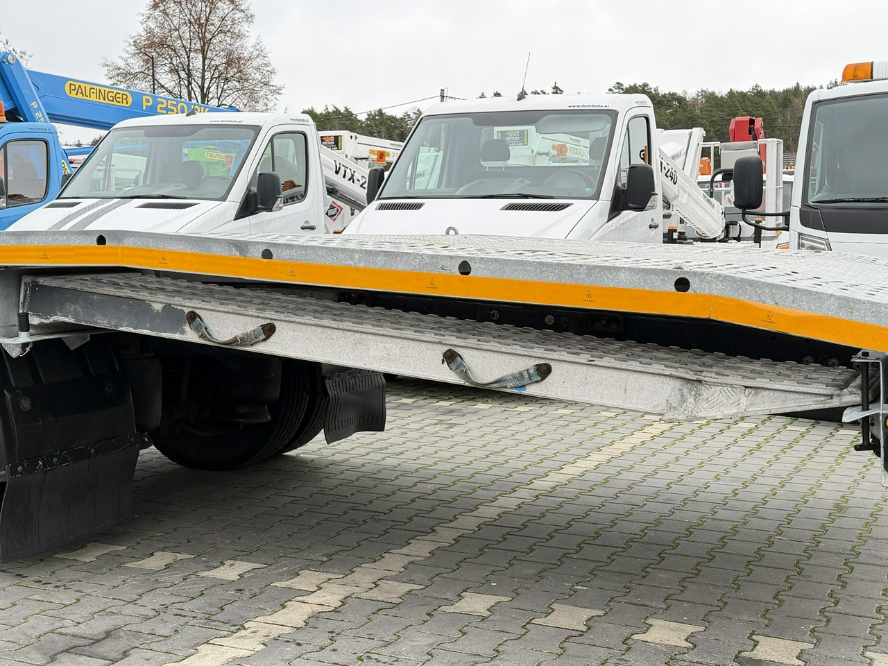 Kamion za vuču Iveco EUROCARGO 120E25 E6 Laweta Zagłebiana Platforma Pomoc Drogowa: slika Kamion za vuču Iveco EUROCARGO 120E25 E6 Laweta Zagłebiana Platforma Pomoc Drogowa Kamion za vuču Iveco EUROCARGO 120E25 E6 Laweta Zagłebiana Platforma Pomoc Drogowa: slika Kamion za vuču Iveco EUROCARGO 120E25 E6 Laweta Zagłebiana Platforma Pomoc Drogowa