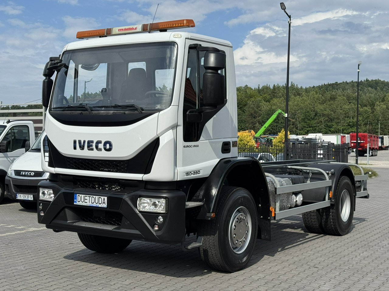 Iveco Eurocargo 150-280 Rama 550cm Napęd 4x4 Reduktor + Blokady - Kamion-šasija: slika Iveco Eurocargo 150-280 Rama 550cm Napęd 4x4 Reduktor + Blokady - Kamion-šasija Iveco Eurocargo 150-280 Rama 550cm Napęd 4x4 Reduktor + Blokady - Kamion-šasija: slika Iveco Eurocargo 150-280 Rama 550cm Napęd 4x4 Reduktor + Blokady - Kamion-šasija