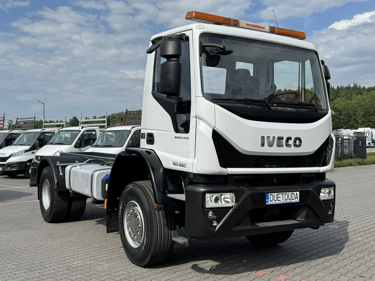 Iveco Eurocargo 150-280 Rama 550cm Napęd 4x4 Reduktor + Blokady - Kamion-šasija: slika Iveco Eurocargo 150-280 Rama 550cm Napęd 4x4 Reduktor + Blokady - Kamion-šasija Iveco Eurocargo 150-280 Rama 550cm Napęd 4x4 Reduktor + Blokady - Kamion-šasija: slika Iveco Eurocargo 150-280 Rama 550cm Napęd 4x4 Reduktor + Blokady - Kamion-šasija