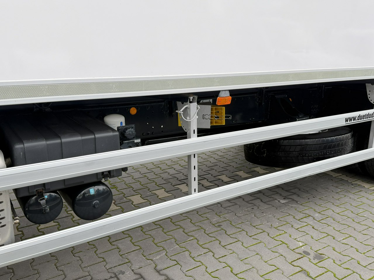 Iveco STRALIS 260S40 E6 Chłodnia Mroźnia Agregat THERMO KING T-1000R - Kamion hladnjača: slika Iveco STRALIS 260S40 E6 Chłodnia Mroźnia Agregat THERMO KING T-1000R - Kamion hladnjača Iveco STRALIS 260S40 E6 Chłodnia Mroźnia Agregat THERMO KING T-1000R - Kamion hladnjača: slika Iveco STRALIS 260S40 E6 Chłodnia Mroźnia Agregat THERMO KING T-1000R - Kamion hladnjača