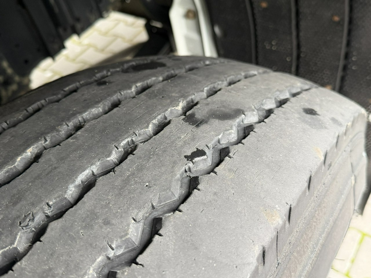 Iveco STRALIS 260S40 E6 Chłodnia Mroźnia Agregat THERMO KING T-1000R - Kamion hladnjača: slika Iveco STRALIS 260S40 E6 Chłodnia Mroźnia Agregat THERMO KING T-1000R - Kamion hladnjača Iveco STRALIS 260S40 E6 Chłodnia Mroźnia Agregat THERMO KING T-1000R - Kamion hladnjača: slika Iveco STRALIS 260S40 E6 Chłodnia Mroźnia Agregat THERMO KING T-1000R - Kamion hladnjača