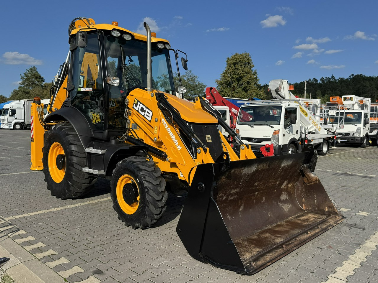 JCB 3CX - Rovokopač-utovarivač: slika JCB 3CX - Rovokopač-utovarivač JCB 3CX - Rovokopač-utovarivač: slika JCB 3CX - Rovokopač-utovarivač