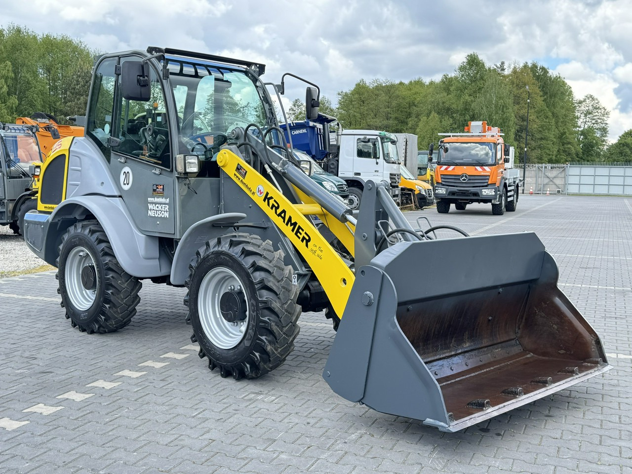 Kramer 5085, 353-11S - Utovarivač na kotačima: slika Kramer 5085, 353-11S - Utovarivač na kotačima Kramer 5085, 353-11S - Utovarivač na kotačima: slika Kramer 5085, 353-11S - Utovarivač na kotačima