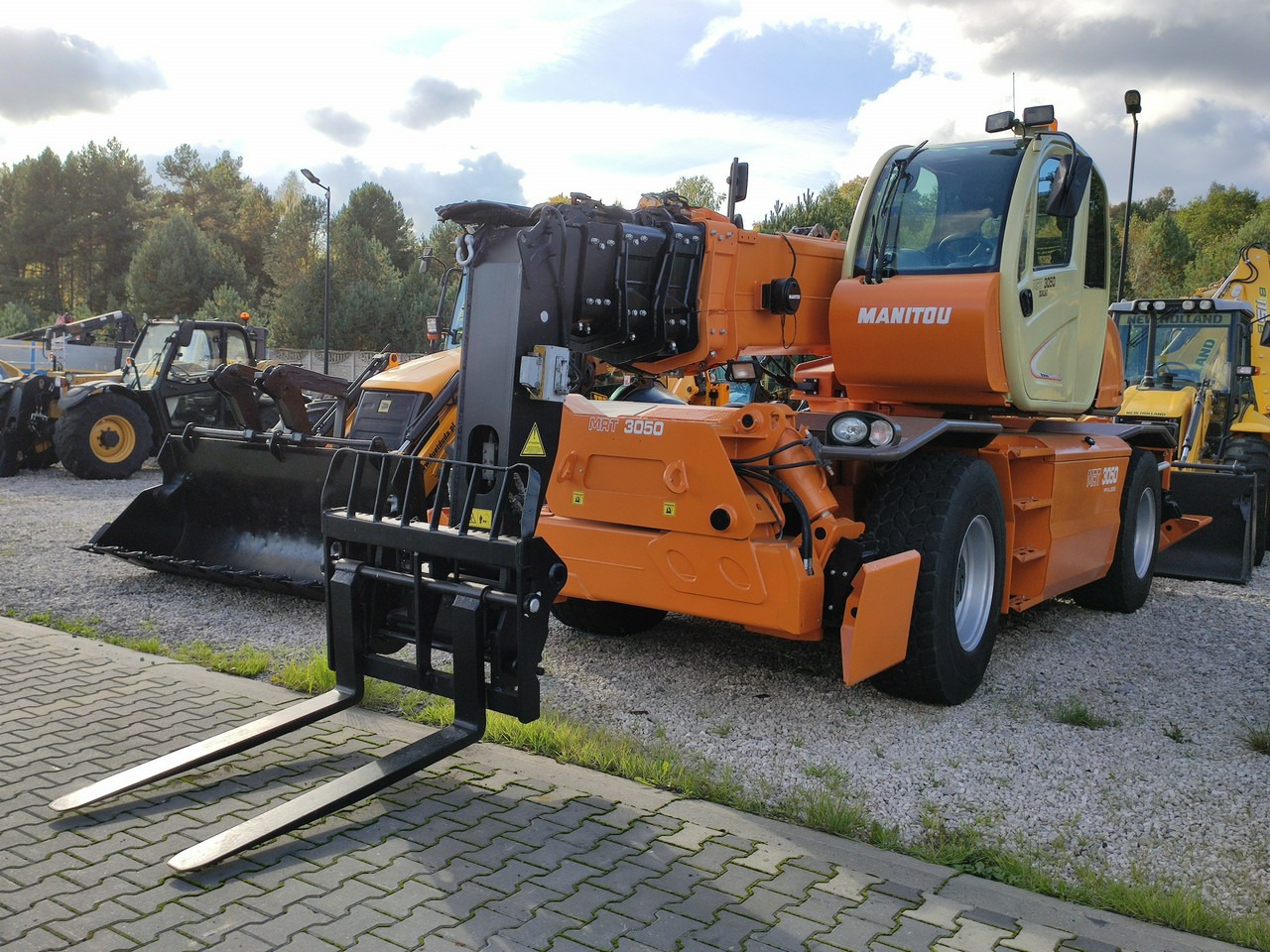 Manitou Wózek Jezdniowy Podnośnikowy Obrotowy - Teleskopski rukovatelj: slika Manitou Wózek Jezdniowy Podnośnikowy Obrotowy - Teleskopski rukovatelj Manitou Wózek Jezdniowy Podnośnikowy Obrotowy - Teleskopski rukovatelj: slika Manitou Wózek Jezdniowy Podnośnikowy Obrotowy - Teleskopski rukovatelj