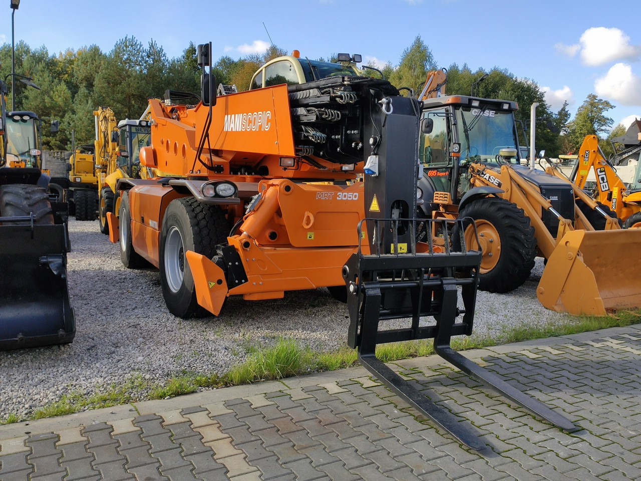 Manitou Wózek Jezdniowy Podnośnikowy Obrotowy - Teleskopski rukovatelj: slika Manitou Wózek Jezdniowy Podnośnikowy Obrotowy - Teleskopski rukovatelj Manitou Wózek Jezdniowy Podnośnikowy Obrotowy - Teleskopski rukovatelj: slika Manitou Wózek Jezdniowy Podnośnikowy Obrotowy - Teleskopski rukovatelj