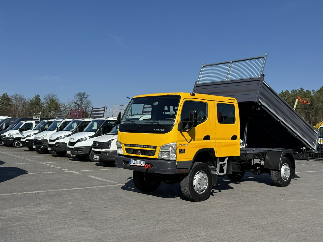 Mitsubishi Canter Fuso 4x4 17C18D 4.9/180KM Wywrotka 3-stronna - Kiper: slika Mitsubishi Canter Fuso 4x4 17C18D 4.9/180KM Wywrotka 3-stronna - Kiper Mitsubishi Canter Fuso 4x4 17C18D 4.9/180KM Wywrotka 3-stronna - Kiper: slika Mitsubishi Canter Fuso 4x4 17C18D 4.9/180KM Wywrotka 3-stronna - Kiper