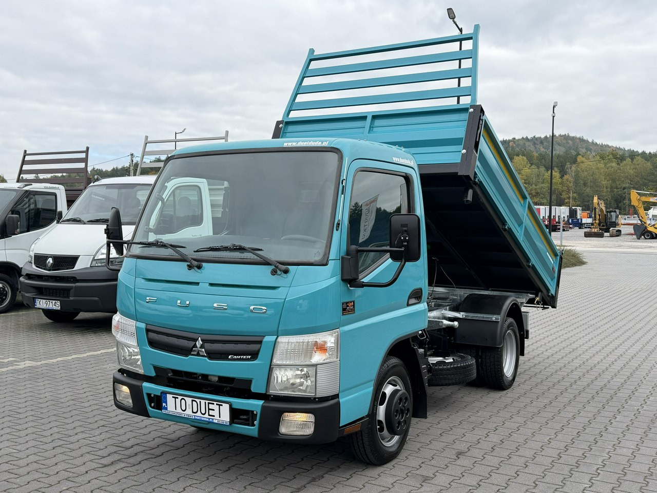 Mitsubishi Canter - Mali kamion kiper: slika Mitsubishi Canter - Mali kamion kiper Mitsubishi Canter - Mali kamion kiper: slika Mitsubishi Canter - Mali kamion kiper