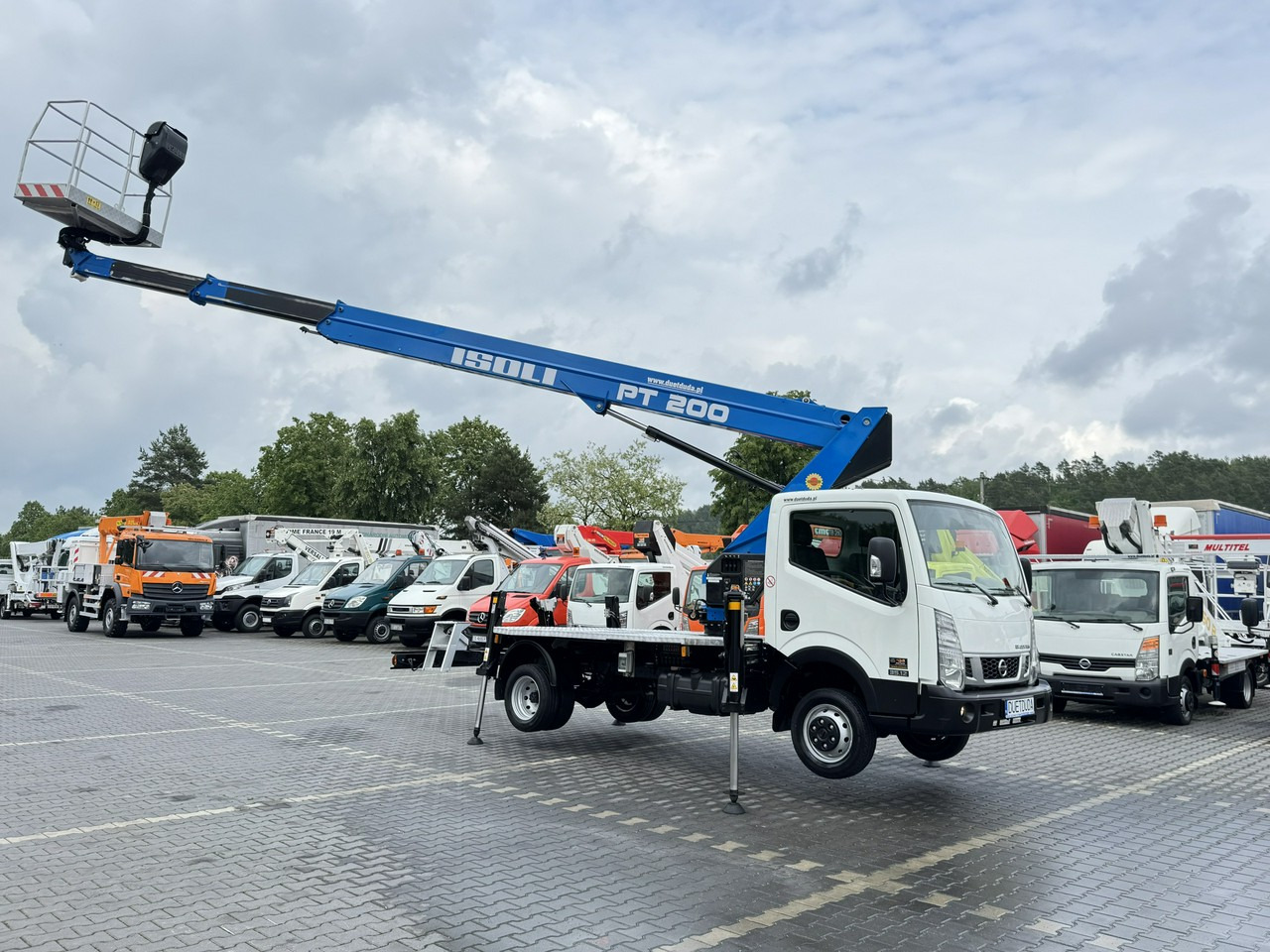 Nissan Cabstar - Podizna platforma montirana na kamion: slika Nissan Cabstar - Podizna platforma montirana na kamion Nissan Cabstar - Podizna platforma montirana na kamion: slika Nissan Cabstar - Podizna platforma montirana na kamion