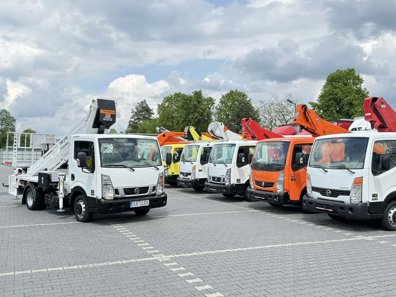 Nissan Cabstar - Podizna platforma montirana na kamion: slika Nissan Cabstar - Podizna platforma montirana na kamion Nissan Cabstar - Podizna platforma montirana na kamion: slika Nissan Cabstar - Podizna platforma montirana na kamion