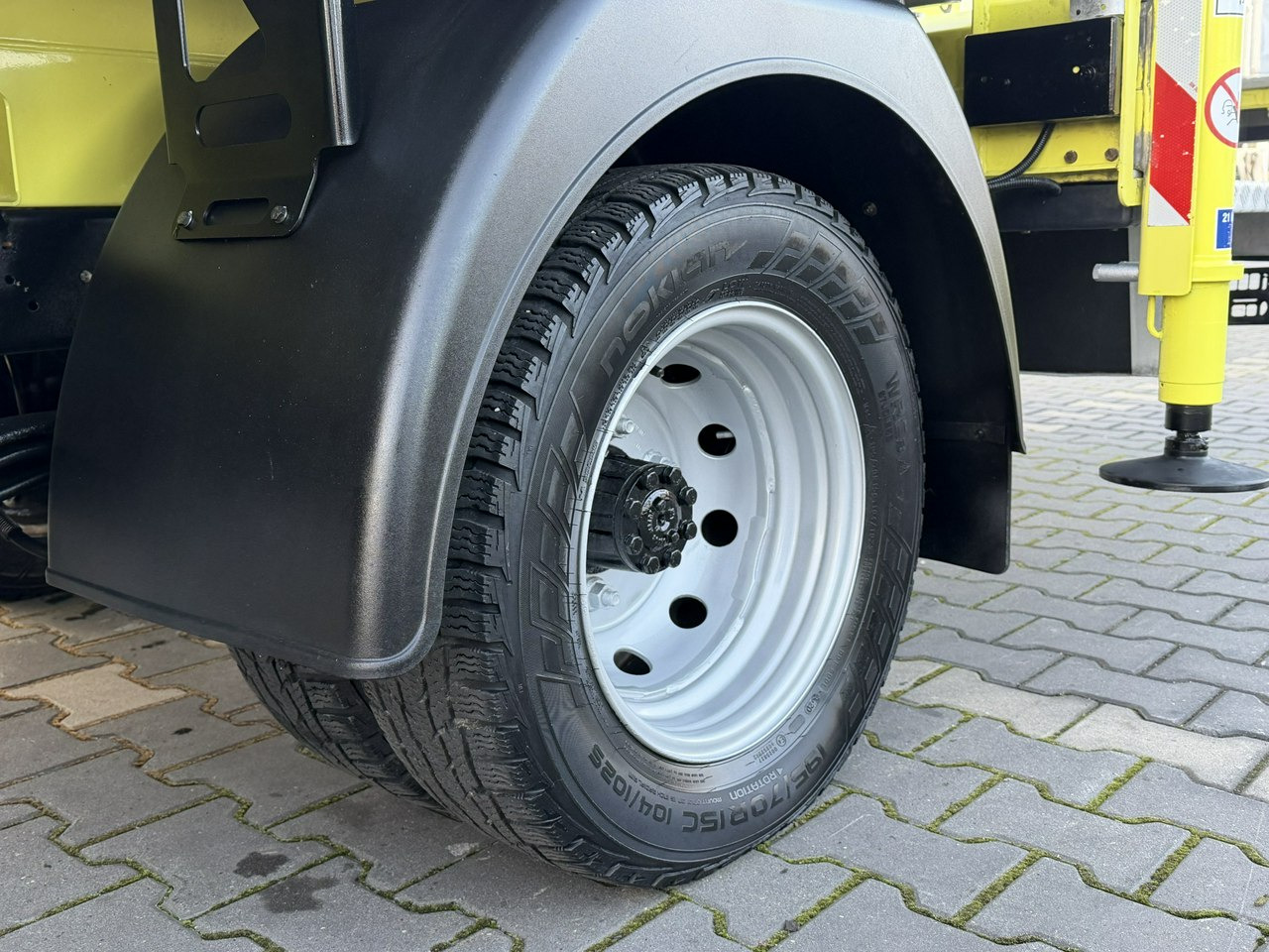 Nissan Cabstar - Podizna platforma montirana na kamion: slika Nissan Cabstar - Podizna platforma montirana na kamion Nissan Cabstar - Podizna platforma montirana na kamion: slika Nissan Cabstar - Podizna platforma montirana na kamion