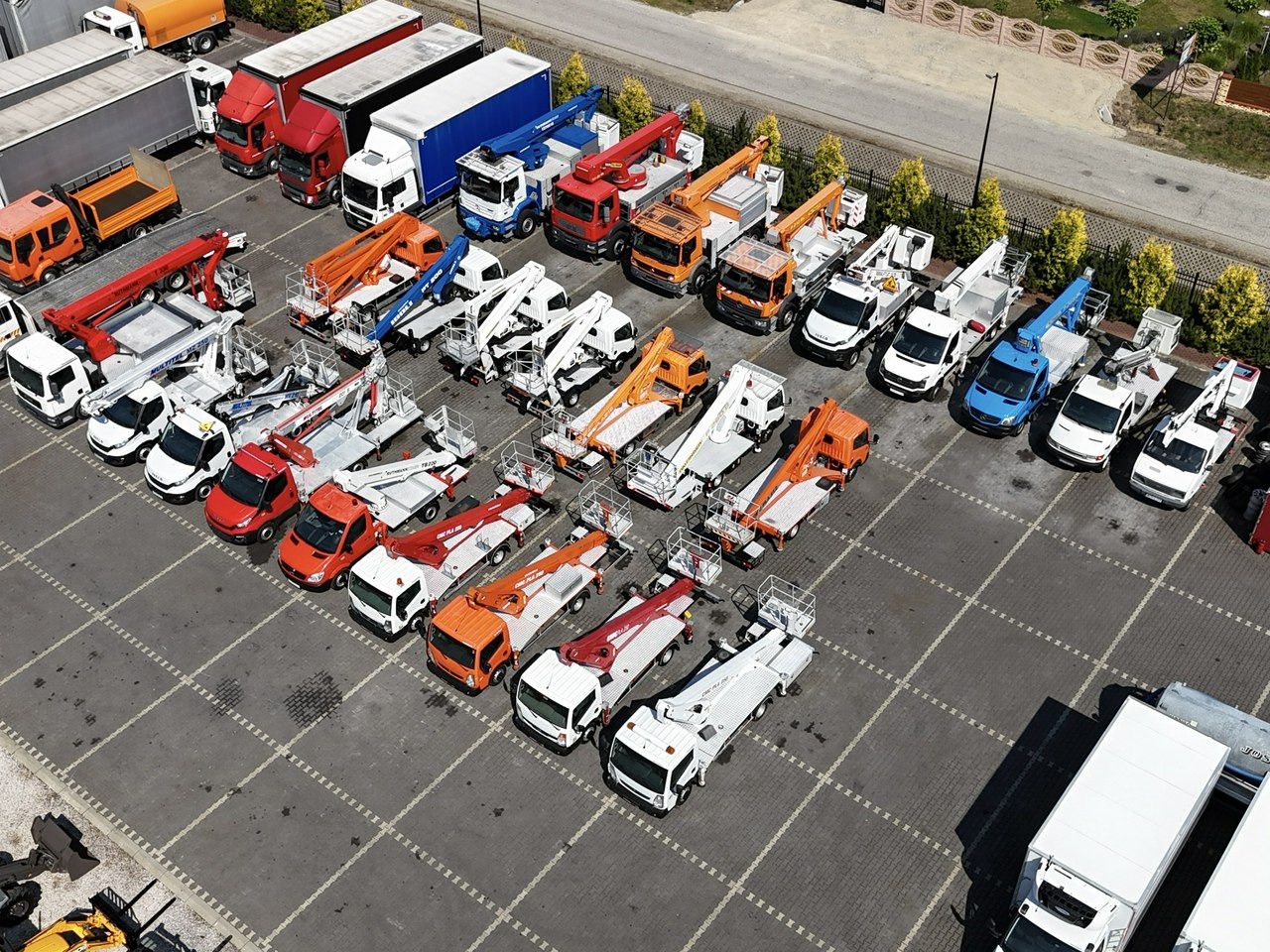 Nissan Zwyżka Podnośnik Koszowy 4X4 CABSTAR MAXITY SPRINTER - Podizna platforma montirana na kamion: slika Nissan Zwyżka Podnośnik Koszowy 4X4 CABSTAR MAXITY SPRINTER - Podizna platforma montirana na kamion Nissan Zwyżka Podnośnik Koszowy 4X4 CABSTAR MAXITY SPRINTER - Podizna platforma montirana na kamion: slika Nissan Zwyżka Podnośnik Koszowy 4X4 CABSTAR MAXITY SPRINTER - Podizna platforma montirana na kamion