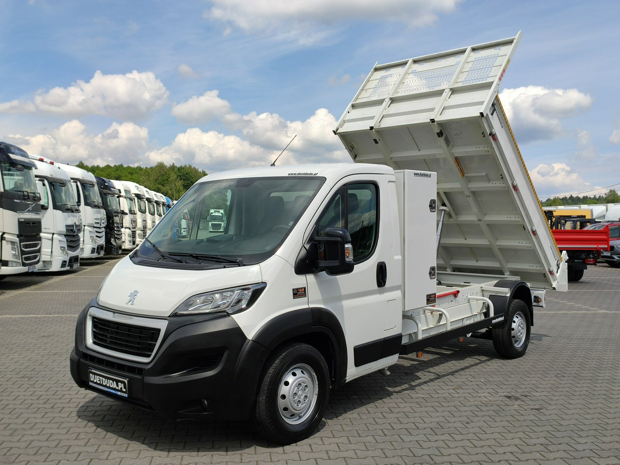 Peugeot Boxer - Mali kamion kiper: slika Peugeot Boxer - Mali kamion kiper Peugeot Boxer - Mali kamion kiper: slika Peugeot Boxer - Mali kamion kiper
