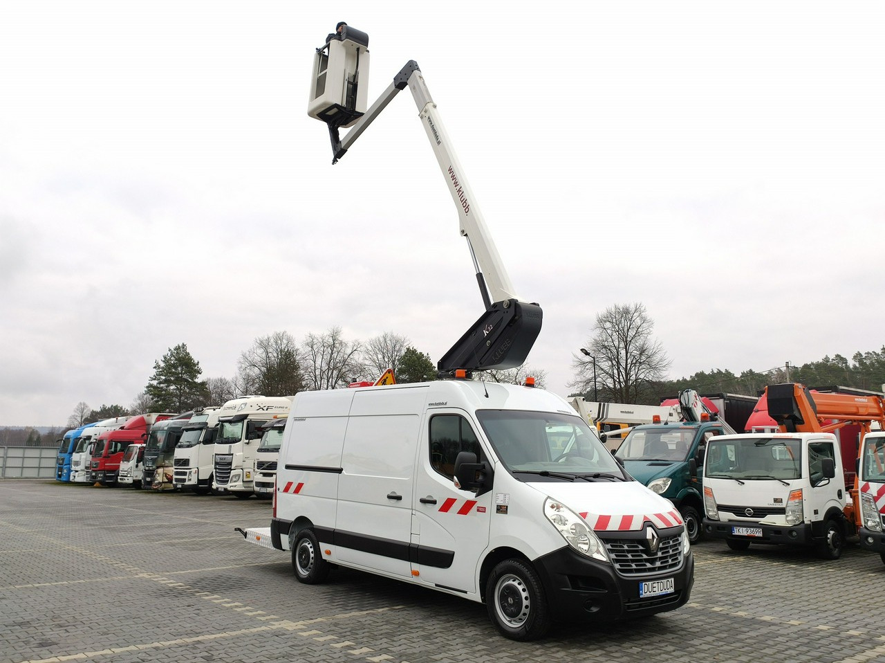 Renault Master - Podizna platforma montirana na kamion: slika Renault Master - Podizna platforma montirana na kamion Renault Master - Podizna platforma montirana na kamion: slika Renault Master - Podizna platforma montirana na kamion
