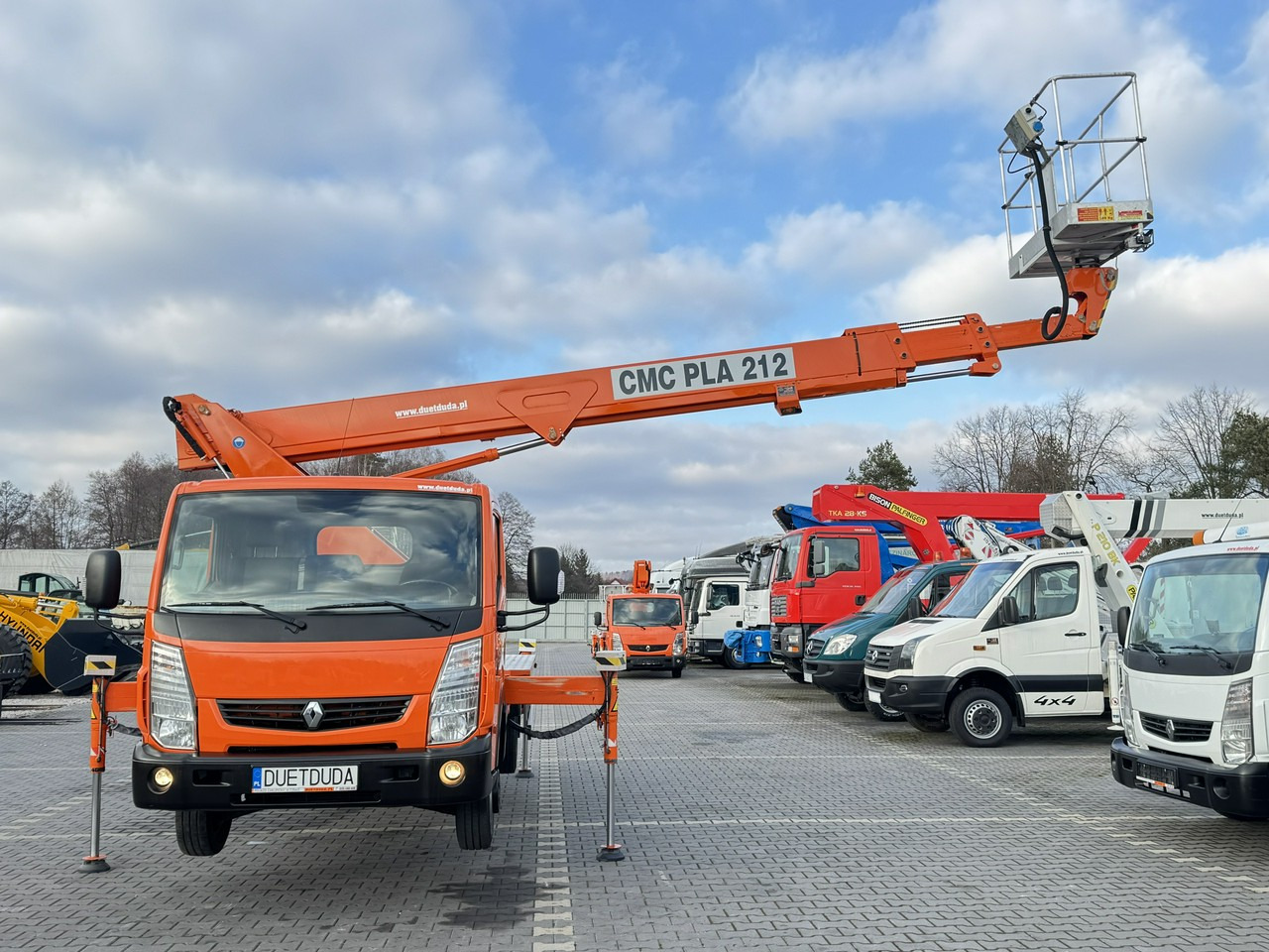 Renault Maxity - Podizna platforma montirana na kamion: slika Renault Maxity - Podizna platforma montirana na kamion Renault Maxity - Podizna platforma montirana na kamion: slika Renault Maxity - Podizna platforma montirana na kamion