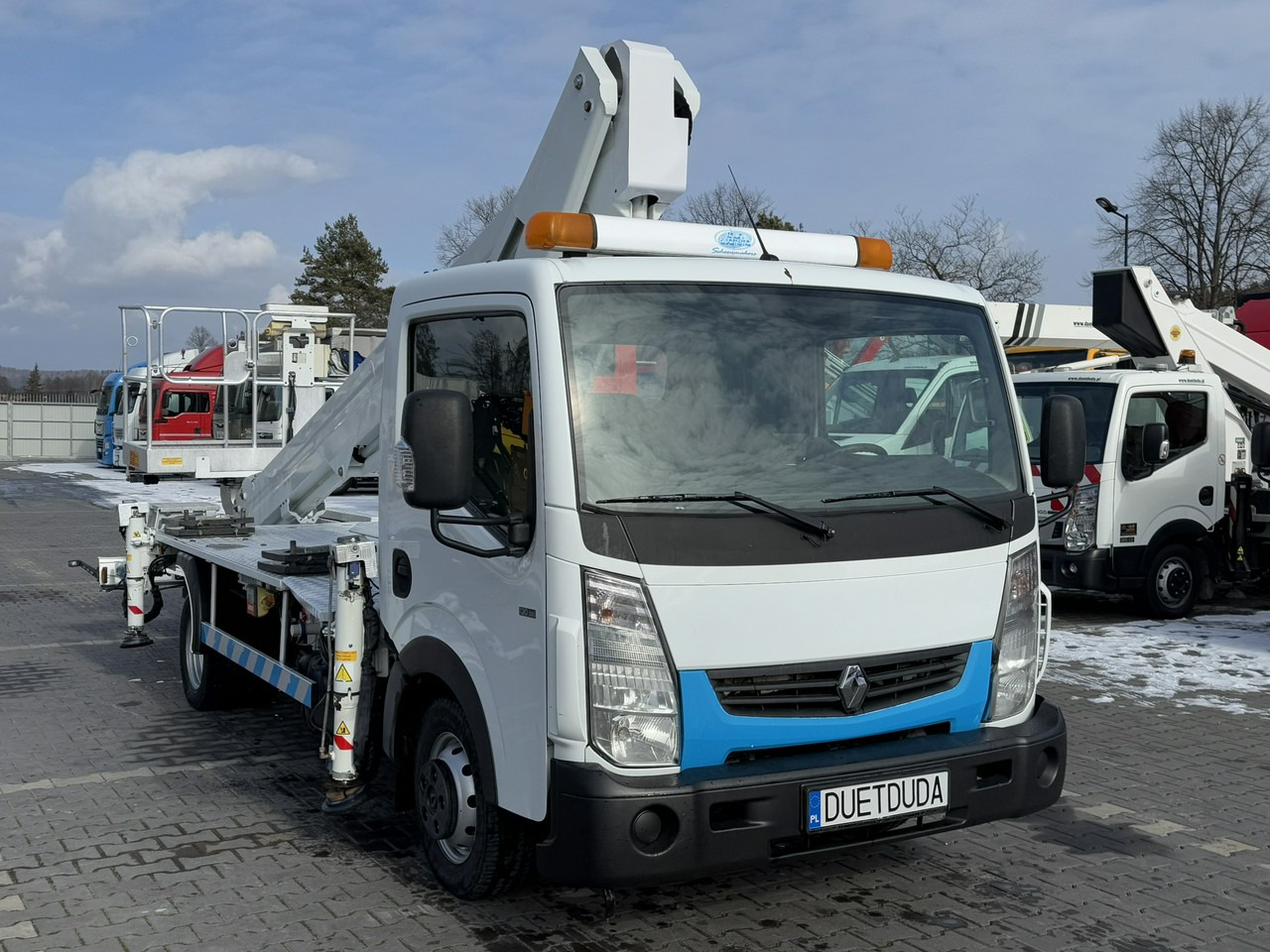 Renault Maxity - Podizna platforma montirana na kamion: slika Renault Maxity - Podizna platforma montirana na kamion Renault Maxity - Podizna platforma montirana na kamion: slika Renault Maxity - Podizna platforma montirana na kamion