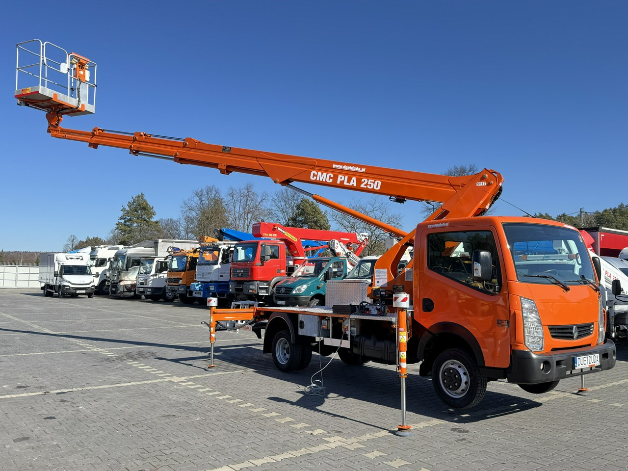 Renault Maxity - Podizna platforma montirana na kamion: slika Renault Maxity - Podizna platforma montirana na kamion Renault Maxity - Podizna platforma montirana na kamion: slika Renault Maxity - Podizna platforma montirana na kamion