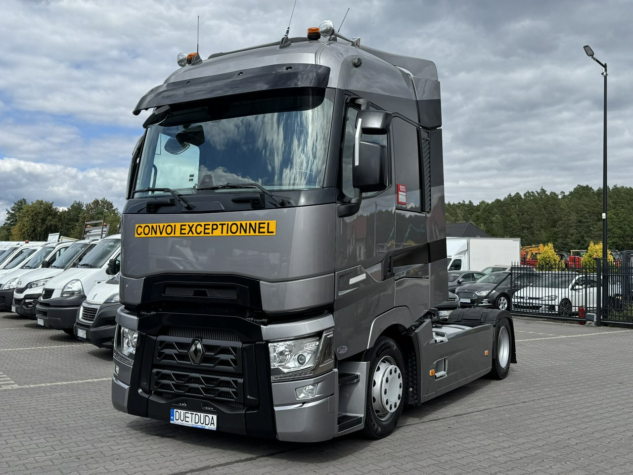 Renault Gama T 520 HIGH CAB Silnik 13litrów Euro 6 Low deck - Tegljač: slika Renault Gama T 520 HIGH CAB Silnik 13litrów Euro 6 Low deck - Tegljač Renault Gama T 520 HIGH CAB Silnik 13litrów Euro 6 Low deck - Tegljač: slika Renault Gama T 520 HIGH CAB Silnik 13litrów Euro 6 Low deck - Tegljač