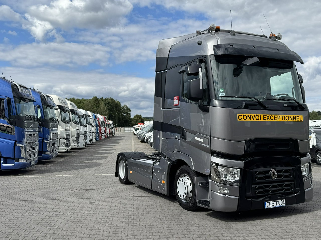 Renault Gama T 520 HIGH CAB Silnik 13litrów Euro 6 Low deck - Tegljač: slika Renault Gama T 520 HIGH CAB Silnik 13litrów Euro 6 Low deck - Tegljač Renault Gama T 520 HIGH CAB Silnik 13litrów Euro 6 Low deck - Tegljač: slika Renault Gama T 520 HIGH CAB Silnik 13litrów Euro 6 Low deck - Tegljač