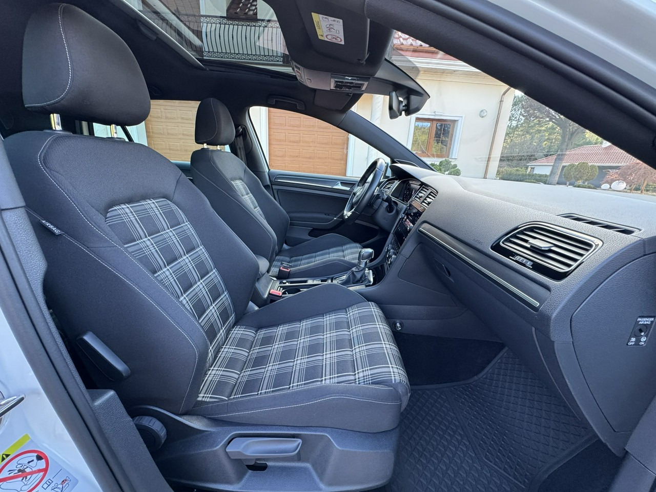 Hatchback Volkswagen Golf: slika Hatchback Volkswagen Golf