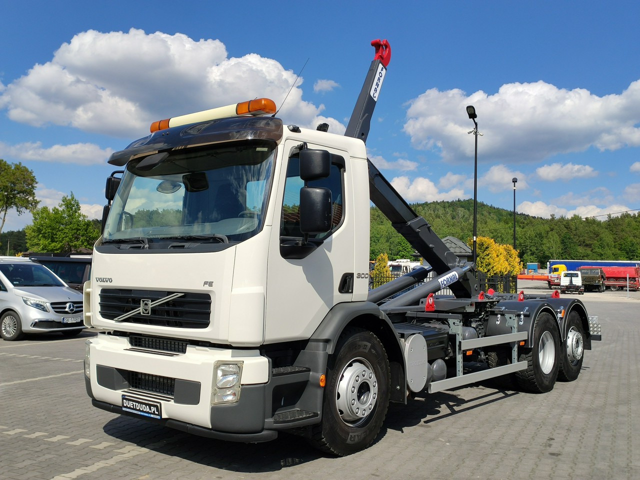Volvo FE 26.300 Hakowiec Napęd 6x2 Oś Skrętna - Kamion s kukastom dizalicom: slika Volvo FE 26.300 Hakowiec Napęd 6x2 Oś Skrętna - Kamion s kukastom dizalicom Volvo FE 26.300 Hakowiec Napęd 6x2 Oś Skrętna - Kamion s kukastom dizalicom: slika Volvo FE 26.300 Hakowiec Napęd 6x2 Oś Skrętna - Kamion s kukastom dizalicom