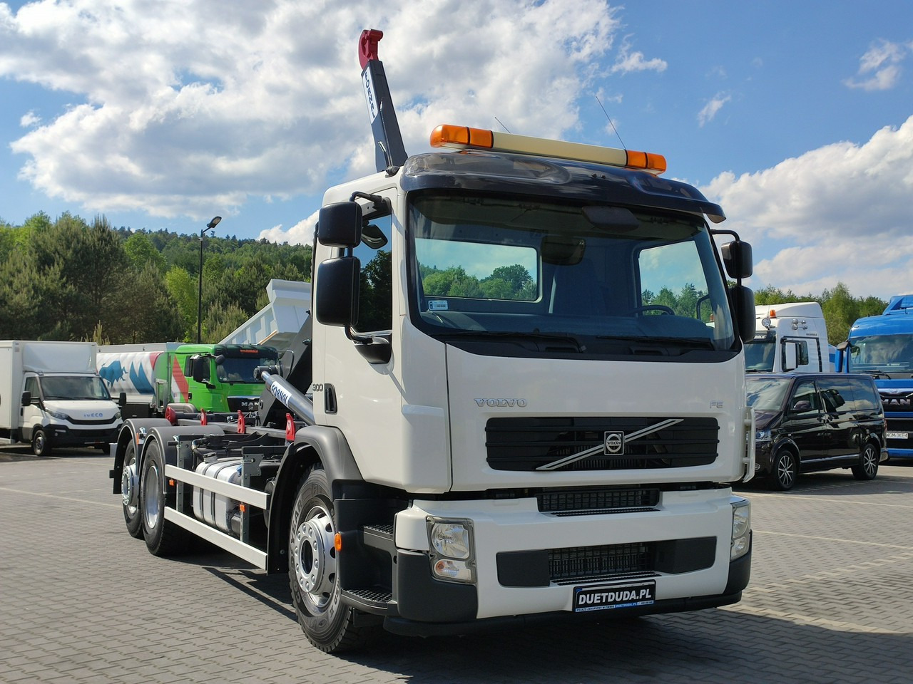 Volvo FE 26.300 Hakowiec Napęd 6x2 Oś Skrętna - Kamion s kukastom dizalicom: slika Volvo FE 26.300 Hakowiec Napęd 6x2 Oś Skrętna - Kamion s kukastom dizalicom Volvo FE 26.300 Hakowiec Napęd 6x2 Oś Skrętna - Kamion s kukastom dizalicom: slika Volvo FE 26.300 Hakowiec Napęd 6x2 Oś Skrętna - Kamion s kukastom dizalicom