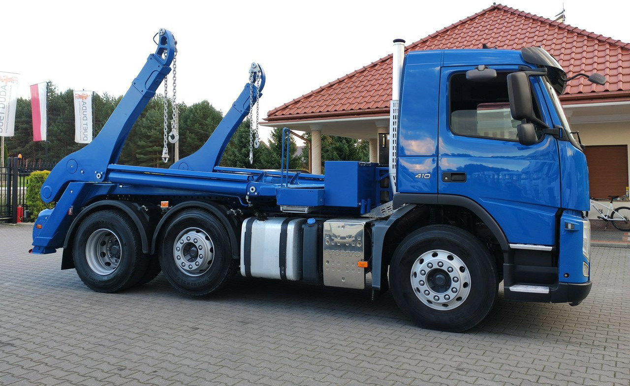 Utovarivač s proklizavajućim upravljanjem Volvo FM 410 E5 Bramowiec Hakowiec 6x2 Oś Skrętna / Podnoszona Automat: slika Utovarivač s proklizavajućim upravljanjem Volvo FM 410 E5 Bramowiec Hakowiec 6x2 Oś Skrętna / Podnoszona Automat