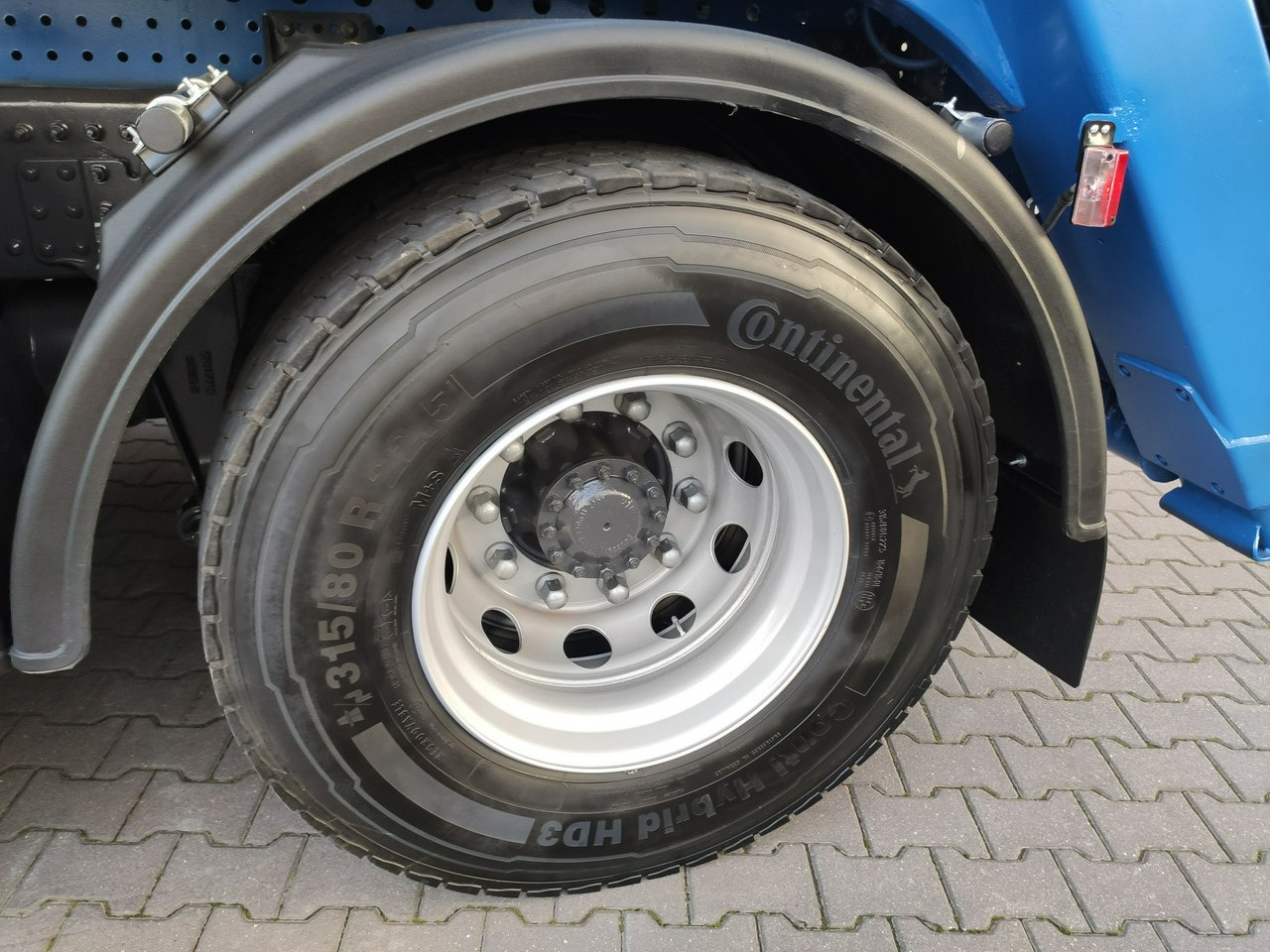 Utovarivač s proklizavajućim upravljanjem Volvo FM 410 E5 Bramowiec Hakowiec 6x2 Oś Skrętna / Podnoszona Automat: slika Utovarivač s proklizavajućim upravljanjem Volvo FM 410 E5 Bramowiec Hakowiec 6x2 Oś Skrętna / Podnoszona Automat