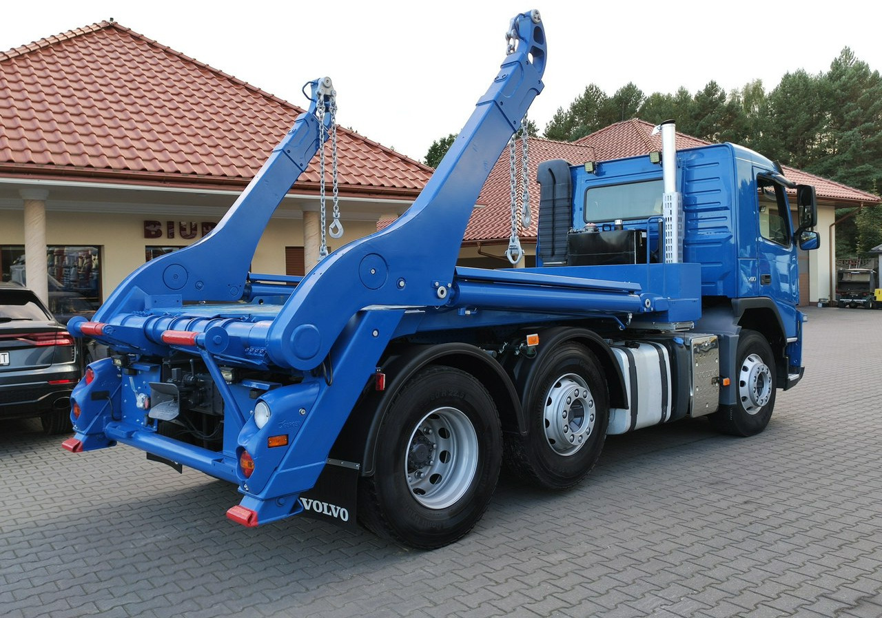 Utovarivač s proklizavajućim upravljanjem Volvo FM 410 E5 Bramowiec Hakowiec 6x2 Oś Skrętna / Podnoszona Automat: slika Utovarivač s proklizavajućim upravljanjem Volvo FM 410 E5 Bramowiec Hakowiec 6x2 Oś Skrętna / Podnoszona Automat