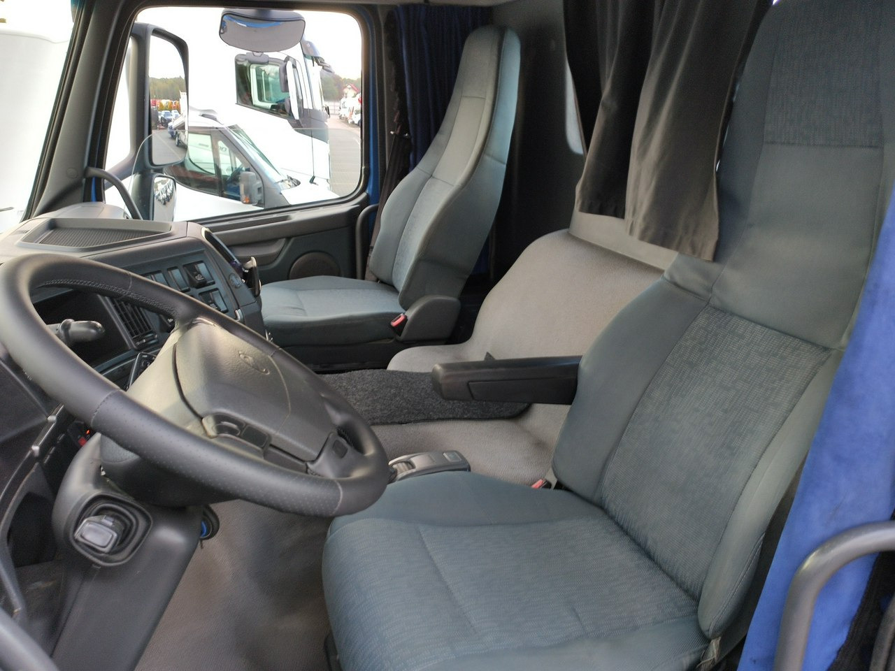 Utovarivač s proklizavajućim upravljanjem Volvo FM 410 E5 Bramowiec Hakowiec 6x2 Oś Skrętna / Podnoszona Automat: slika Utovarivač s proklizavajućim upravljanjem Volvo FM 410 E5 Bramowiec Hakowiec 6x2 Oś Skrętna / Podnoszona Automat
