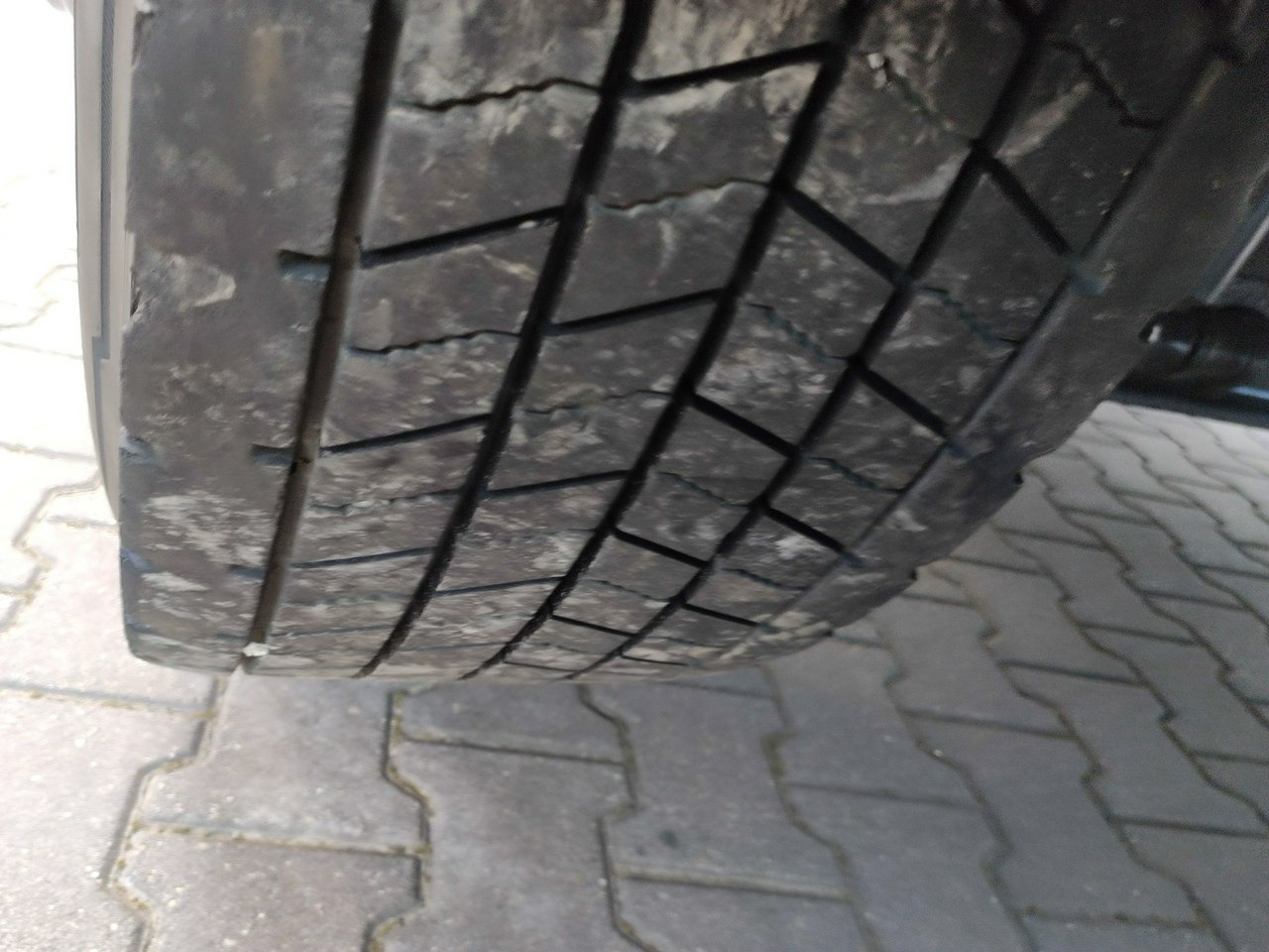 Utovarivač s proklizavajućim upravljanjem Volvo FM 410 E5 Bramowiec Hakowiec 6x2 Oś Skrętna / Podnoszona Automat: slika Utovarivač s proklizavajućim upravljanjem Volvo FM 410 E5 Bramowiec Hakowiec 6x2 Oś Skrętna / Podnoszona Automat