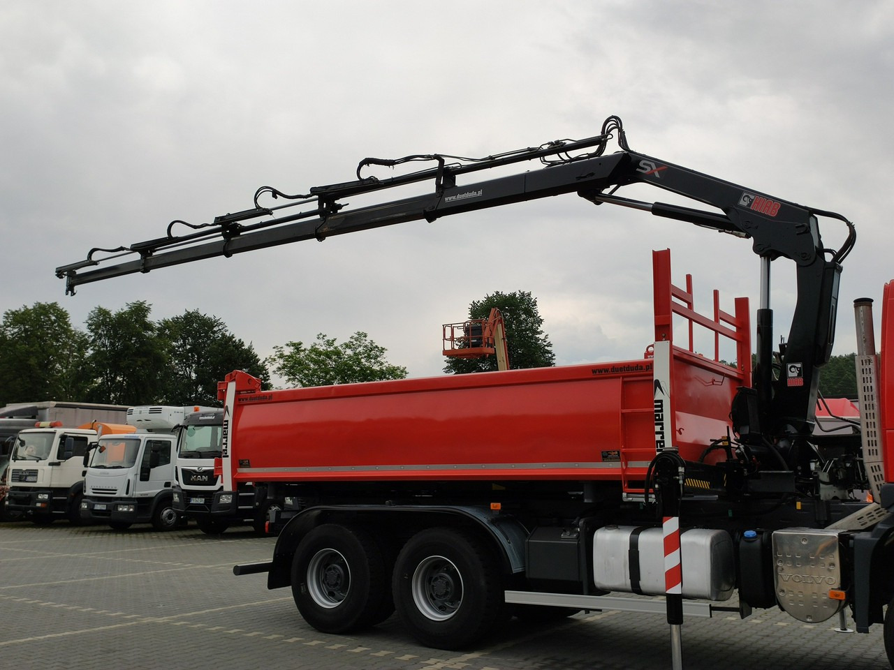 Volvo FMX 410 6x4 13L HDS Radiowy Hydroburta - Kiper, Kamion s kranom: slika Volvo FMX 410 6x4 13L HDS Radiowy Hydroburta - Kiper, Kamion s kranom Volvo FMX 410 6x4 13L HDS Radiowy Hydroburta - Kiper, Kamion s kranom: slika Volvo FMX 410 6x4 13L HDS Radiowy Hydroburta - Kiper, Kamion s kranom