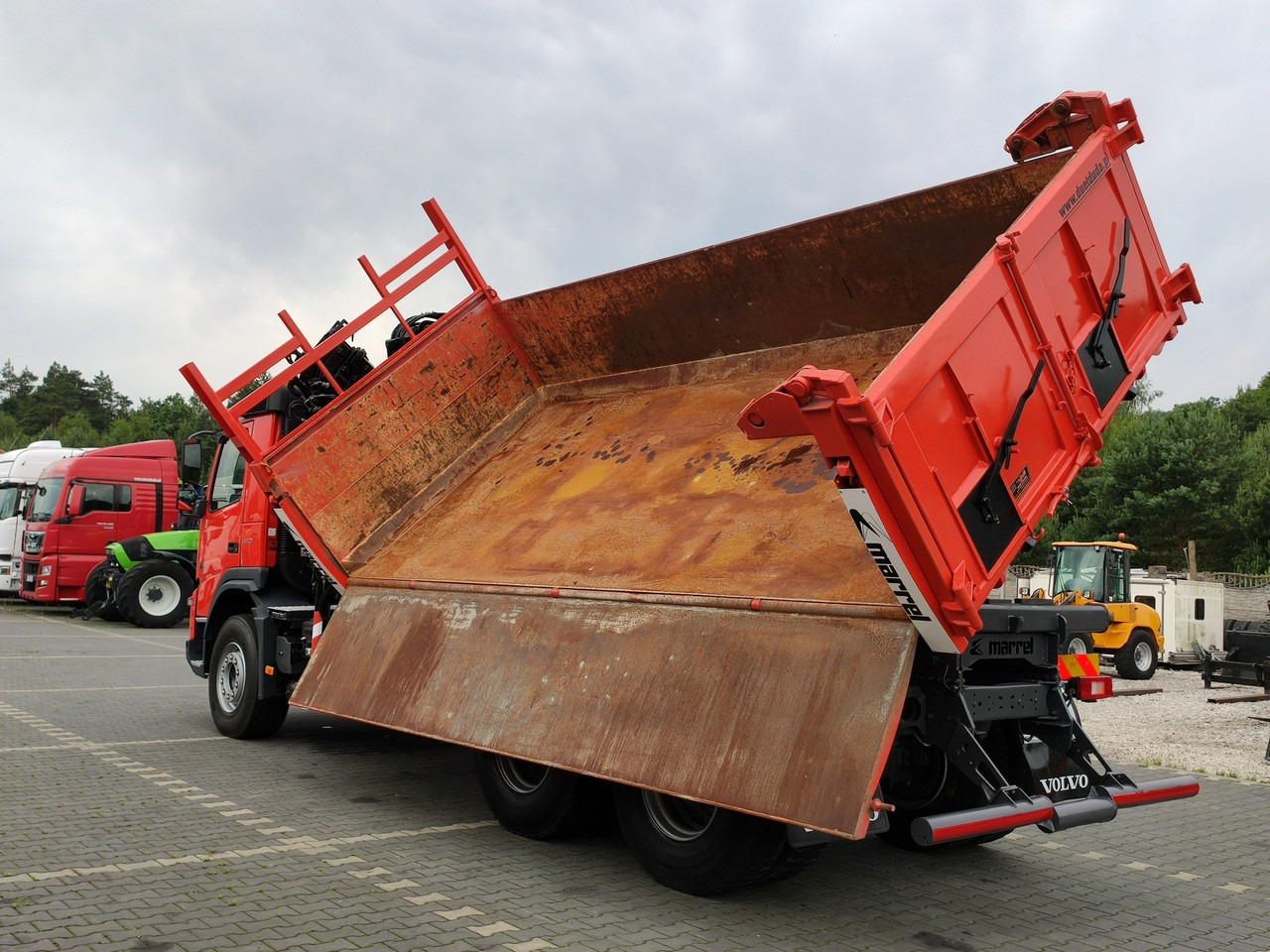 Kiper, Kamion s kranom Volvo FMX 410 6x4 13L HDS Radiowy Hydroburta: slika Kiper, Kamion s kranom Volvo FMX 410 6x4 13L HDS Radiowy Hydroburta Kiper, Kamion s kranom Volvo FMX 410 6x4 13L HDS Radiowy Hydroburta: slika Kiper, Kamion s kranom Volvo FMX 410 6x4 13L HDS Radiowy Hydroburta