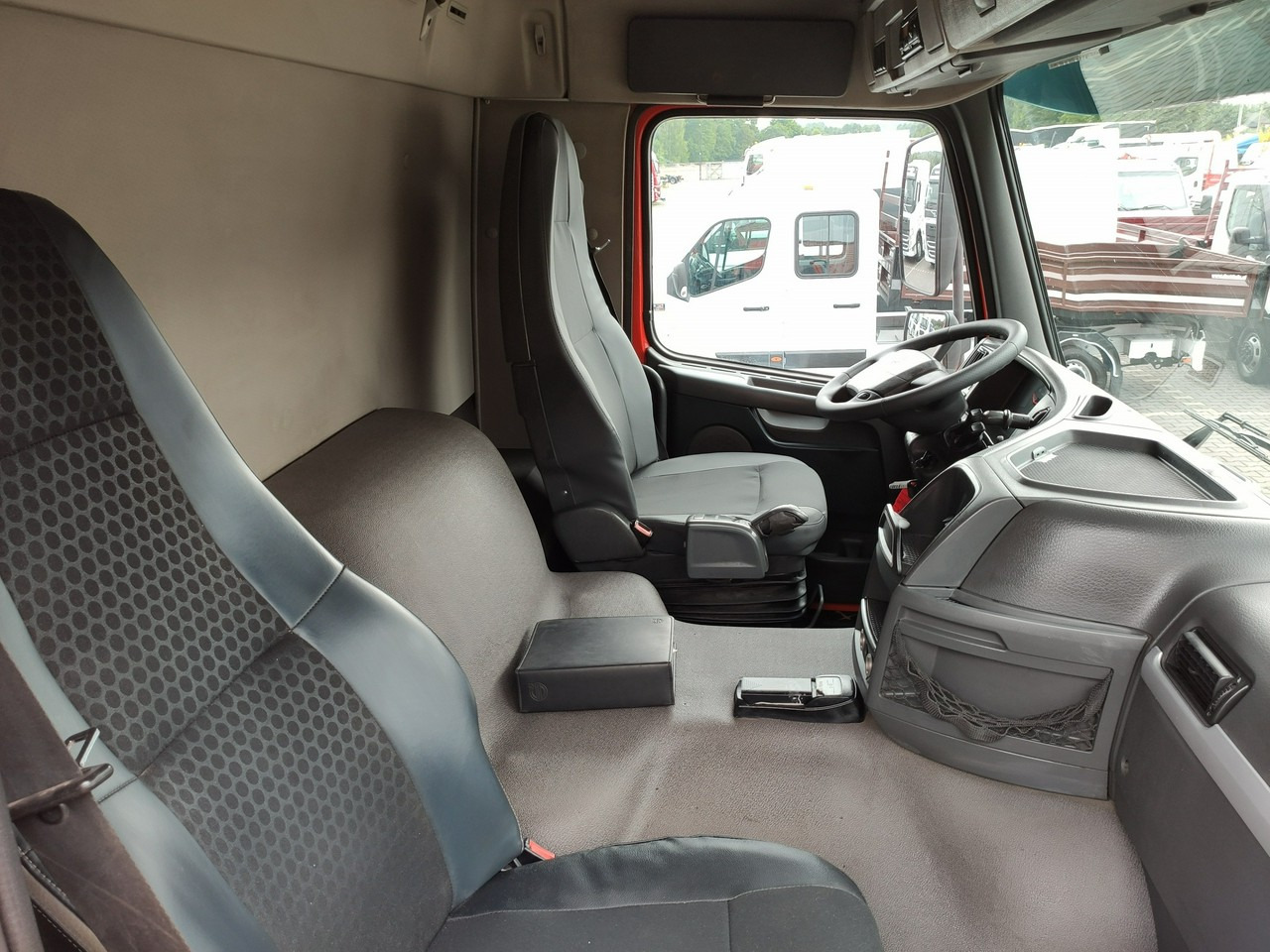 Kiper, Kamion s kranom Volvo FMX 410 6x4 13L HDS Radiowy Hydroburta: slika Kiper, Kamion s kranom Volvo FMX 410 6x4 13L HDS Radiowy Hydroburta Kiper, Kamion s kranom Volvo FMX 410 6x4 13L HDS Radiowy Hydroburta: slika Kiper, Kamion s kranom Volvo FMX 410 6x4 13L HDS Radiowy Hydroburta