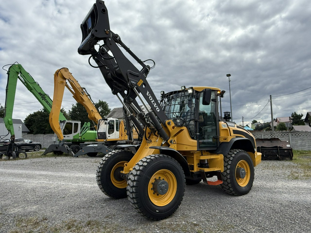 Volvo Waga -10ton WHEEL LOADER L45H Maszyna w Bardzo Dobrym Stanie - Utovarivač na kotačima: slika Volvo Waga -10ton WHEEL LOADER L45H Maszyna w Bardzo Dobrym Stanie - Utovarivač na kotačima Volvo Waga -10ton WHEEL LOADER L45H Maszyna w Bardzo Dobrym Stanie - Utovarivač na kotačima: slika Volvo Waga -10ton WHEEL LOADER L45H Maszyna w Bardzo Dobrym Stanie - Utovarivač na kotačima
