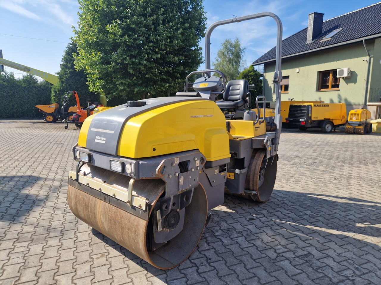 DYNAPAC CC 1300 - Valjak: slika DYNAPAC CC 1300 - Valjak DYNAPAC CC 1300 - Valjak: slika DYNAPAC CC 1300 - Valjak