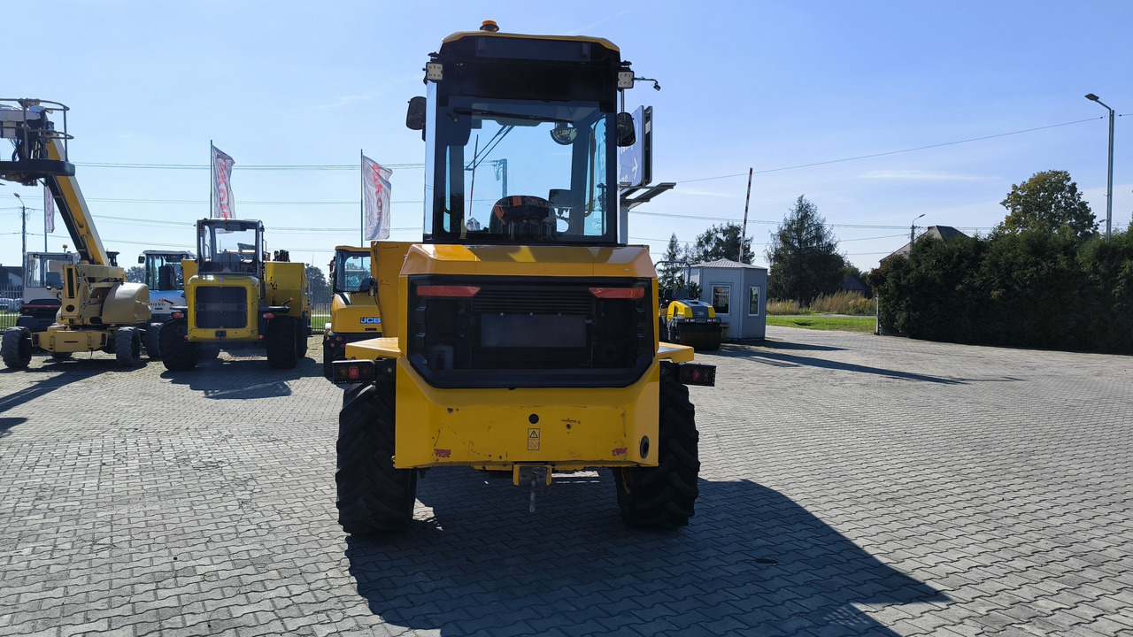 JCB 6 T FT - KABINA - Mini istovarivač: slika JCB 6 T FT - KABINA - Mini istovarivač JCB 6 T FT - KABINA - Mini istovarivač: slika JCB 6 T FT - KABINA - Mini istovarivač