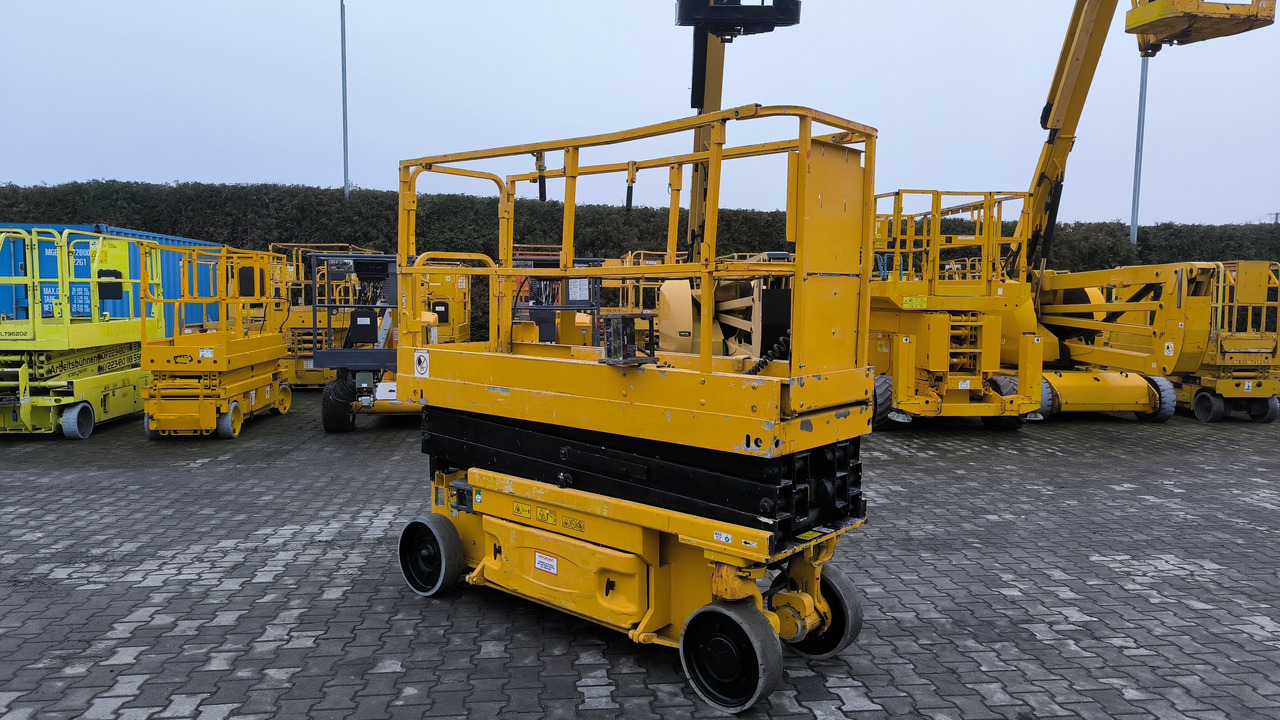 JLG 2030 ES - Škarasta podizna platforma: slika JLG 2030 ES - Škarasta podizna platforma JLG 2030 ES - Škarasta podizna platforma: slika JLG 2030 ES - Škarasta podizna platforma