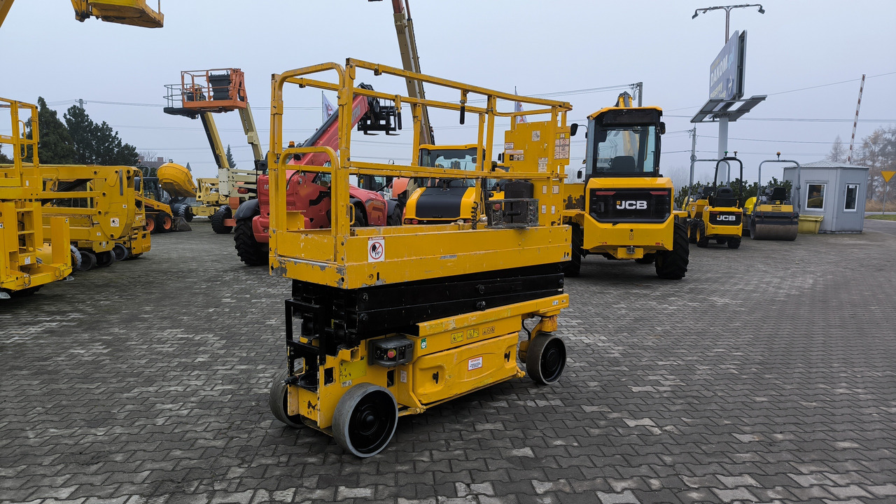 JLG 2030 ES - Škarasta podizna platforma: slika JLG 2030 ES - Škarasta podizna platforma JLG 2030 ES - Škarasta podizna platforma: slika JLG 2030 ES - Škarasta podizna platforma