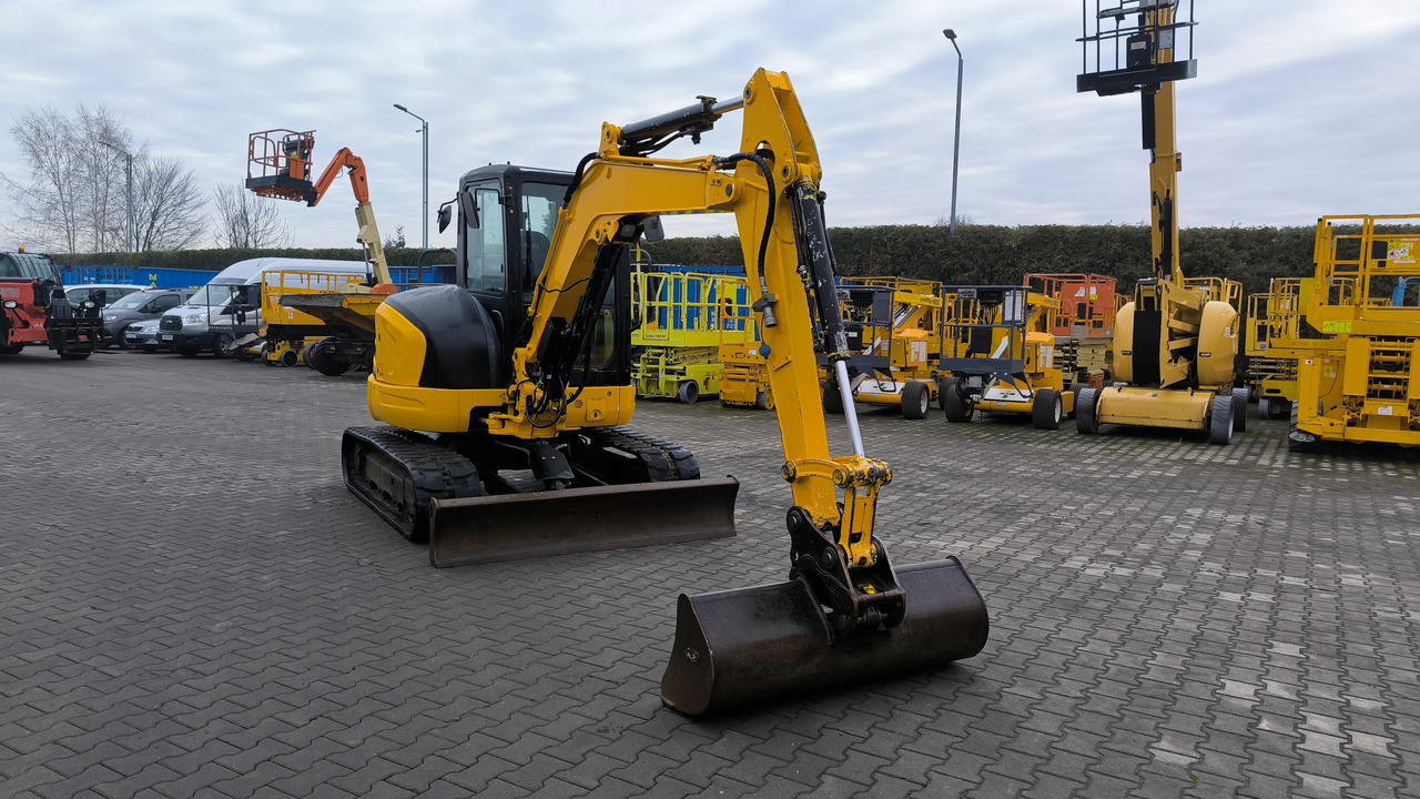 KUBOTA U 48 - 4 - Mini bager: slika KUBOTA U 48 - 4 - Mini bager KUBOTA U 48 - 4 - Mini bager: slika KUBOTA U 48 - 4 - Mini bager