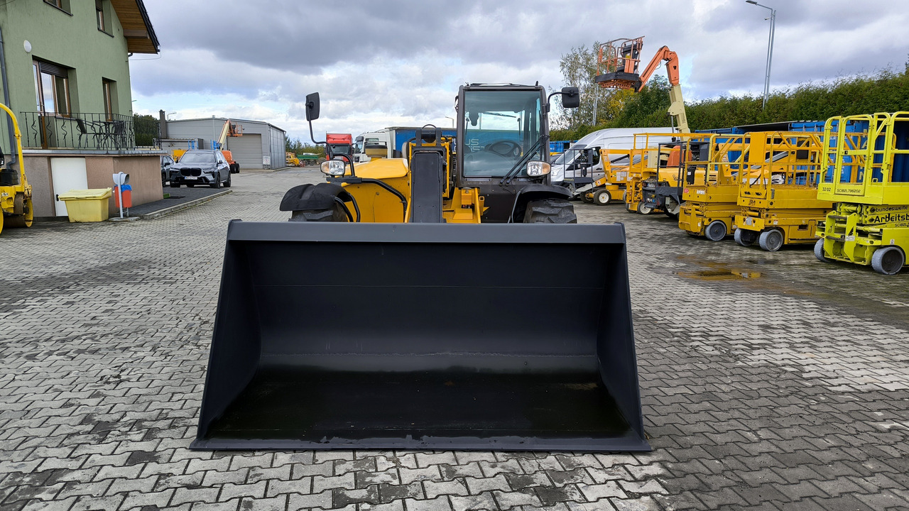 MANITOU MT 932 EASY 75 D - Teleskopski utovarivač na kotačima: slika MANITOU MT 932 EASY 75 D - Teleskopski utovarivač na kotačima MANITOU MT 932 EASY 75 D - Teleskopski utovarivač na kotačima: slika MANITOU MT 932 EASY 75 D - Teleskopski utovarivač na kotačima