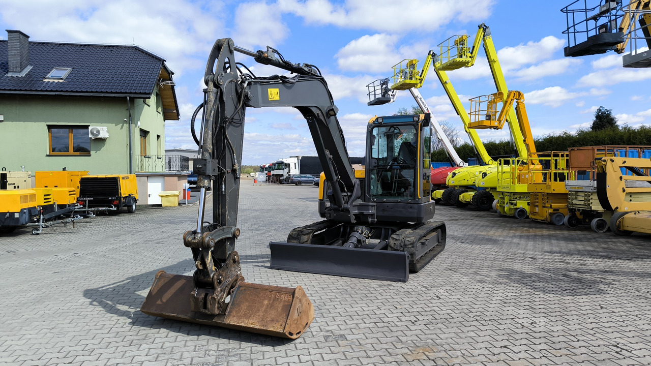 VOLVO ECR 88 D - Bager gusjeničar: slika VOLVO ECR 88 D - Bager gusjeničar VOLVO ECR 88 D - Bager gusjeničar: slika VOLVO ECR 88 D - Bager gusjeničar