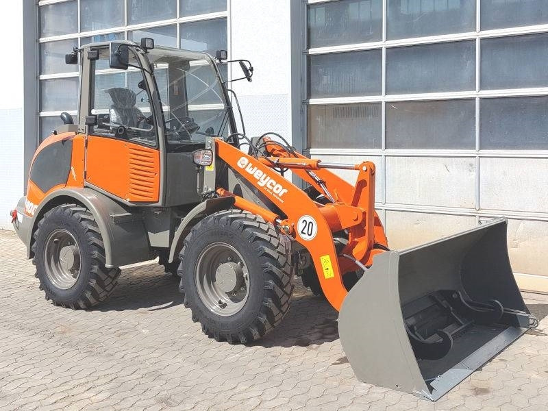 Atlas AR 400 - Mini utovarivač: slika Atlas AR 400 - Mini utovarivač Atlas AR 400 - Mini utovarivač: slika Atlas AR 400 - Mini utovarivač
