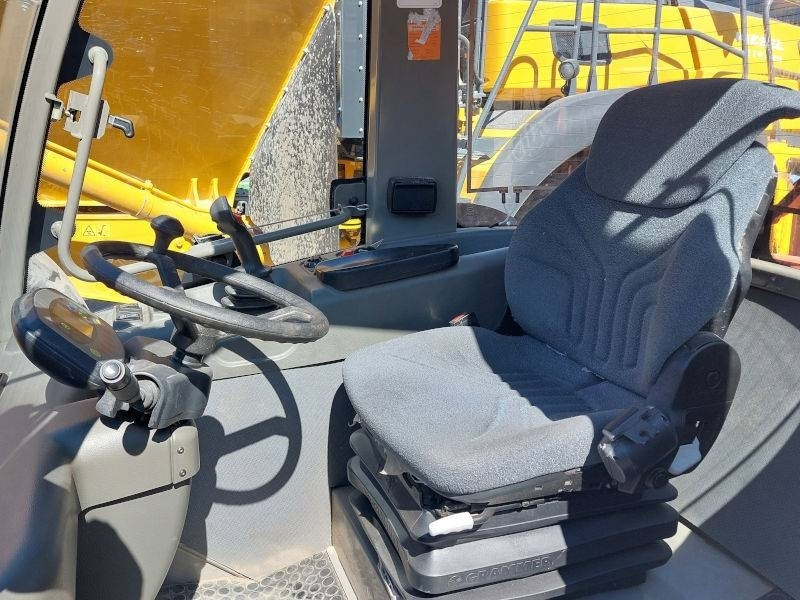 Mini utovarivač Atlas AR 400: slika Mini utovarivač Atlas AR 400 Mini utovarivač Atlas AR 400: slika Mini utovarivač Atlas AR 400