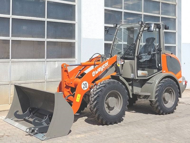 Atlas AR 400 - Mini utovarivač: slika Atlas AR 400 - Mini utovarivač Atlas AR 400 - Mini utovarivač: slika Atlas AR 400 - Mini utovarivač