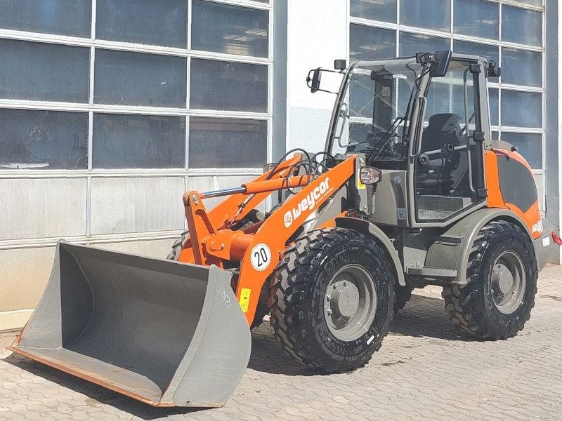 Atlas AR 400 - Mini utovarivač: slika Atlas AR 400 - Mini utovarivač Atlas AR 400 - Mini utovarivač: slika Atlas AR 400 - Mini utovarivač